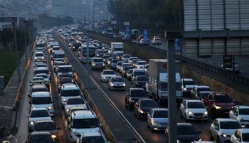 İzmir'de Trafiğe Kayıtlı Araç Sayısı Artıyor!