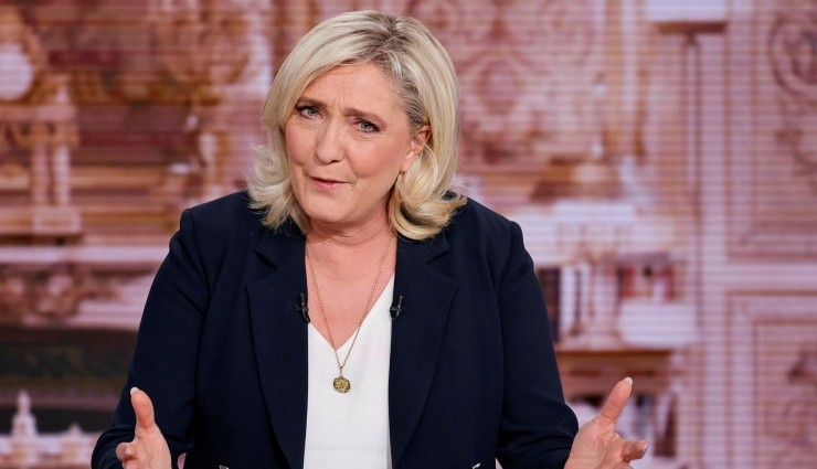 Le Pen'in Camiler Kapatılsın Talebi!