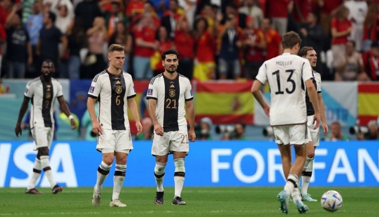 İspanya ve Almanya Son Maça Kaldı!