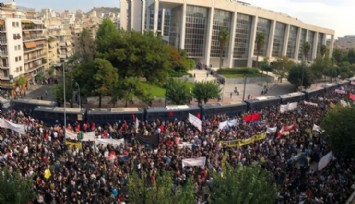Yunanistan'da Protesto!