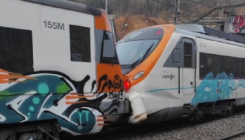 İspanya'da İki Tren Çarpıştı