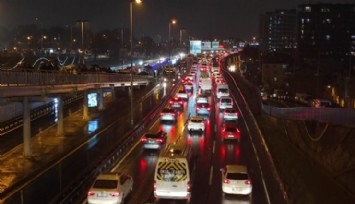 İstanbul'da Trafik Kilitlendi!