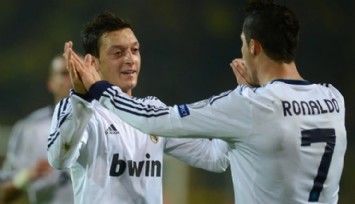 Mesut Özil, Ronaldo'ya Sahip Çıktı!
