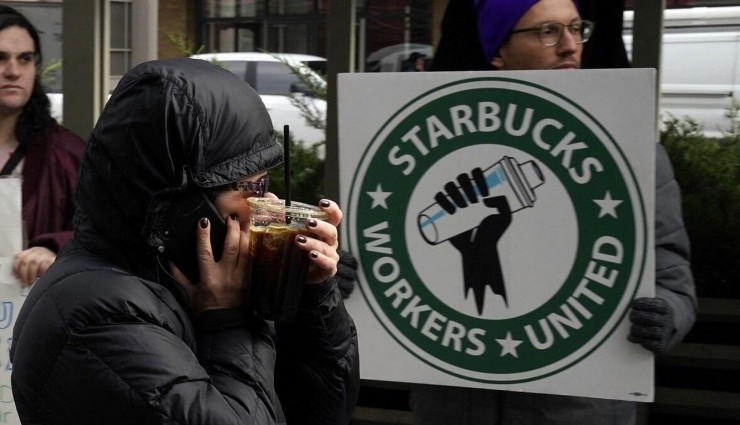 Starbucks Çalışanları İş Bırakıyor!