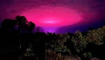 Avustralya'da Esrarengiz Pembe Gökyüzü!