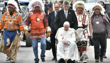 Papa Francis Özür Diledi!