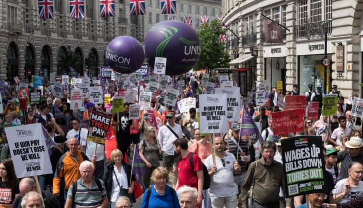 Britanya'da Sivil İtaatsizlik Hareketi!