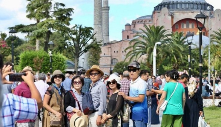 İstanbul, Son 10 Yılın Turist Rekorunu Kırdı!