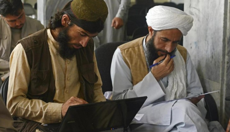 Taliban, Savaşçılarını Eğitime Yönlendiriyor!