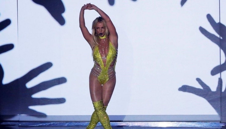 Britney Spears, Sahnelere Nefret Kustu!