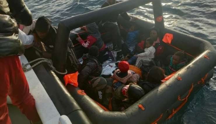 Çanakkale'de 15 Kaçak Göçmen Kurtarıldı!
