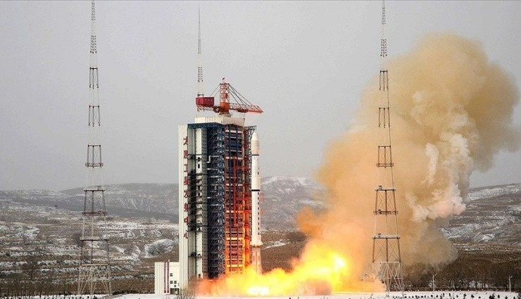 Çin, Tek Seferde 14 Uyduyu Uzaya Yolladı!