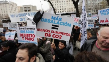 İspanya'da Kuraklık ve Su Krizi Protestosu!