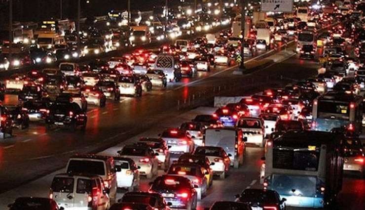 İstanbul’da Trafik Durma Noktasına Geldi!