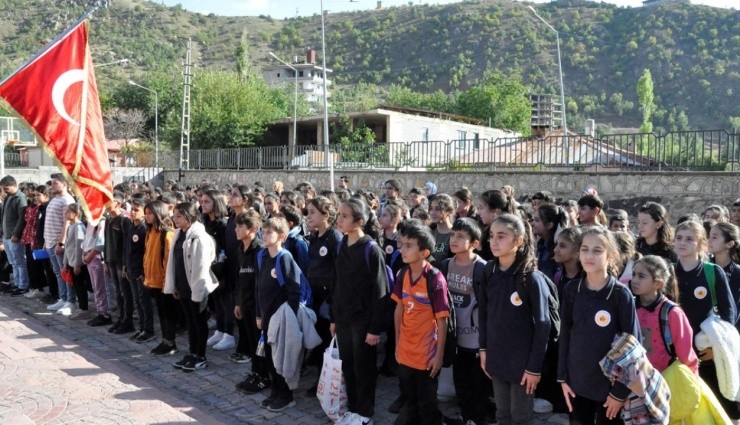 Okullarda Gazze İçin Saygı Duruşunda Bulunuldu!