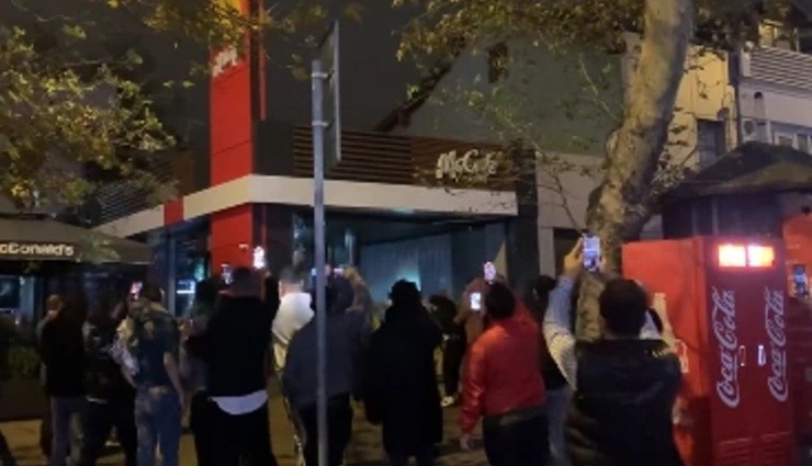 Protestocular Mc Donald's Şubelerine Saldırdı!