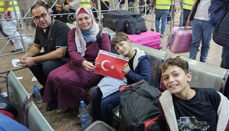 44 Türk Vatandaşı Gazze'den Tahliye Edildi!