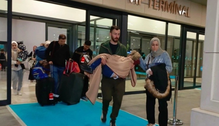 Gazze’den Tahliye Edilen Türk Vatandaşları İstanbul’da!