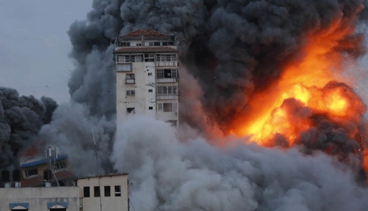 İsrail, Gazze'de Peş Peşe Saldırılar Düzenledi!