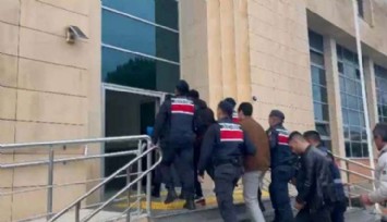 İzmir'de Göçmen Kaçakçılığı Operasyonu!