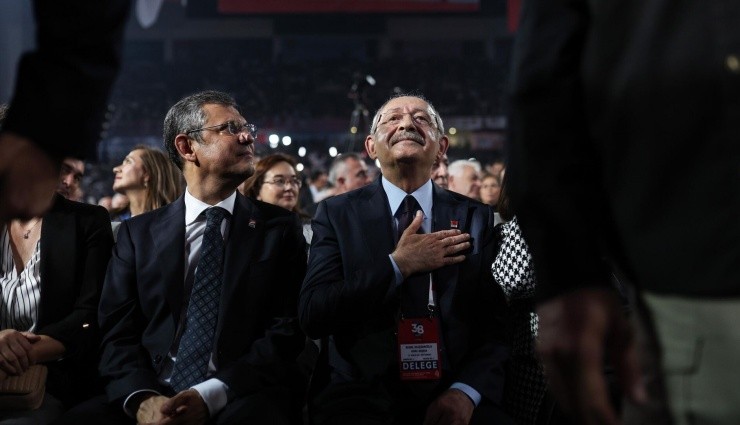 Kılıçdaroğlu, Neden Özgür Özel'in Elini Kaldırmadı?