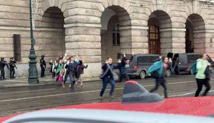Prag'da Üniversiteye Saldırı!