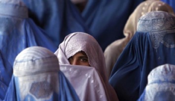 ''Batılı Ülkelerin Tepkisi Afgan Kadınlarına Zarar Veriyor''