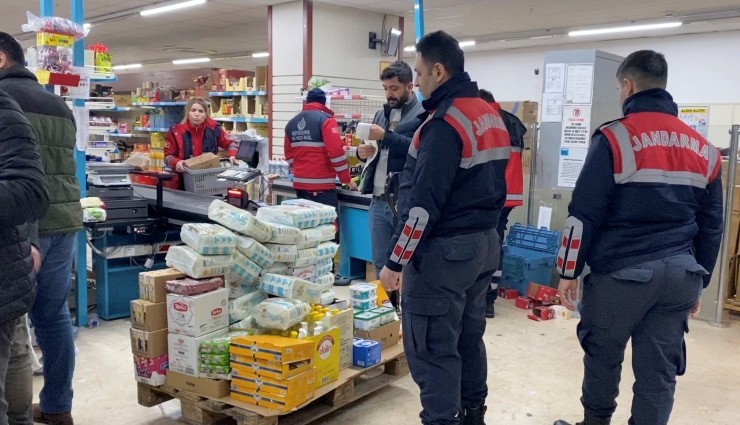 'İyilik Marketi' Yardım Gönüllülerine Hizmet Veriyor!