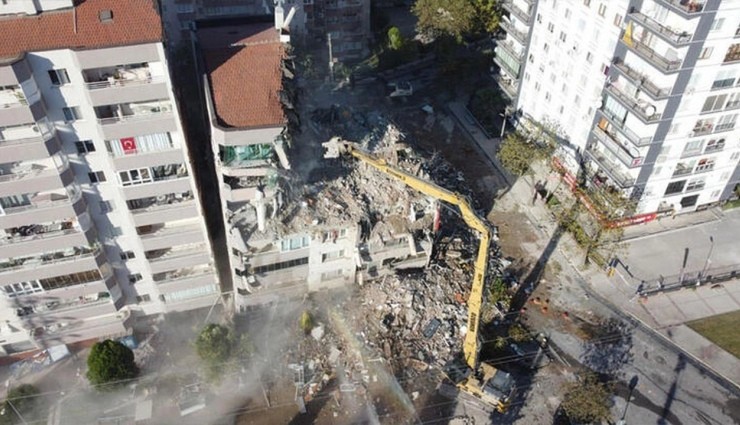 Depremde Yıkılan Binada Kolon Kesme Soruşturması!