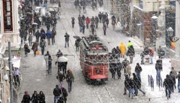 İstanbul'da Kar Alarmı: Seferler Ertelendi!