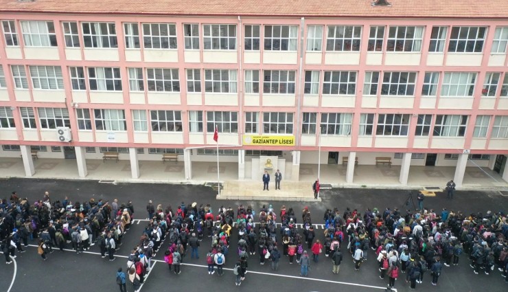 Deprem Bölgesinde Okullar Açıldı!