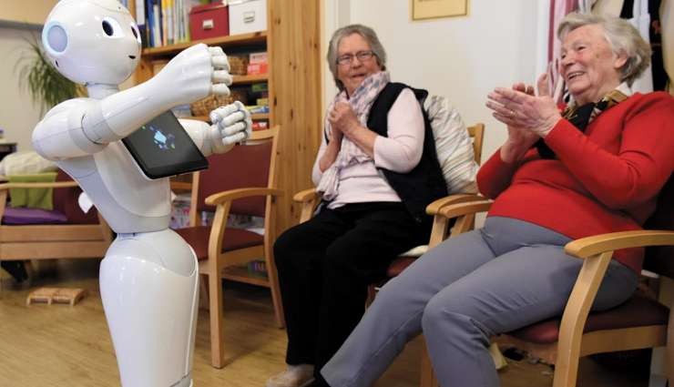 Yaşlıların Bakımını Robotlar mı Üstlenecek?
