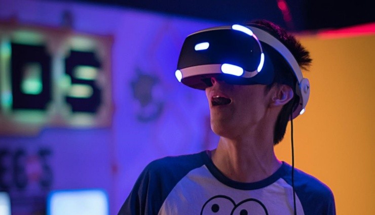 Gençlerin Yalnızca Yüzde 1'i VR'ı Kullanıyor!
