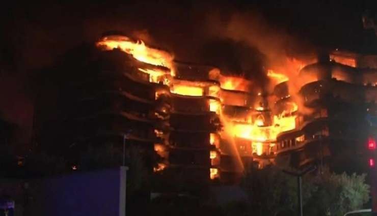 İzmir'de Sitede Büyük Yangın!
