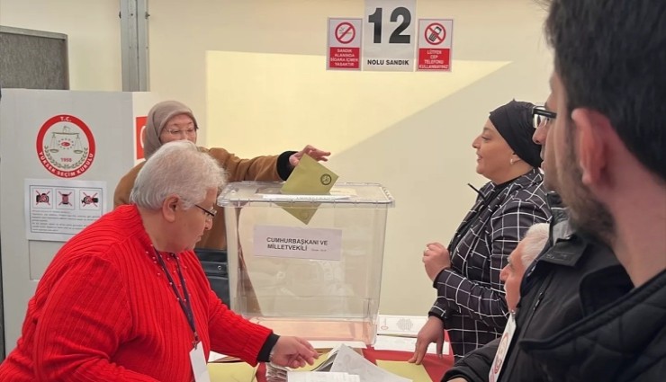 Yurt Dışındaki Türklerin Oy Kullanma Hakkı Olmalı mı?