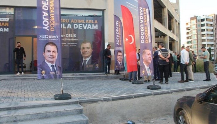 AK Parti'nin Seçim Bürosuna Bıçaklı Saldırı!