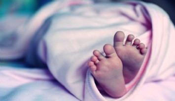 Bebek Sırtında Üçüncü Kolla Doğdu!