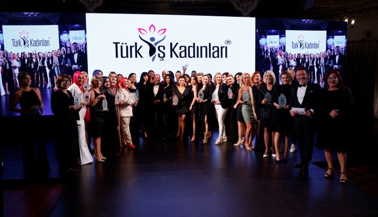 Türk İş Kadınları Plaket Töreninde Buluştu!
