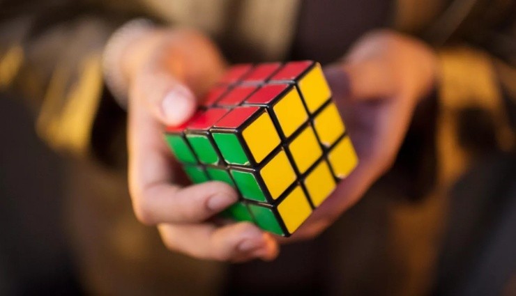 3.13 Saniyeyle Kırılan Rubik Küpü Rekoru!