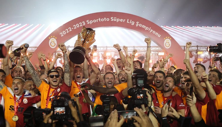 Galatasaray, Şampiyonluk Kupasını Böyle Aldı!