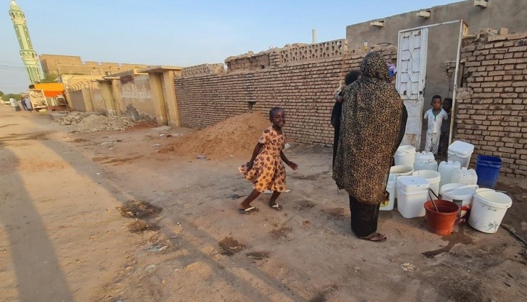 Sudanlı Çocuk Bombalar Altında Nasıl Yaşıyor?