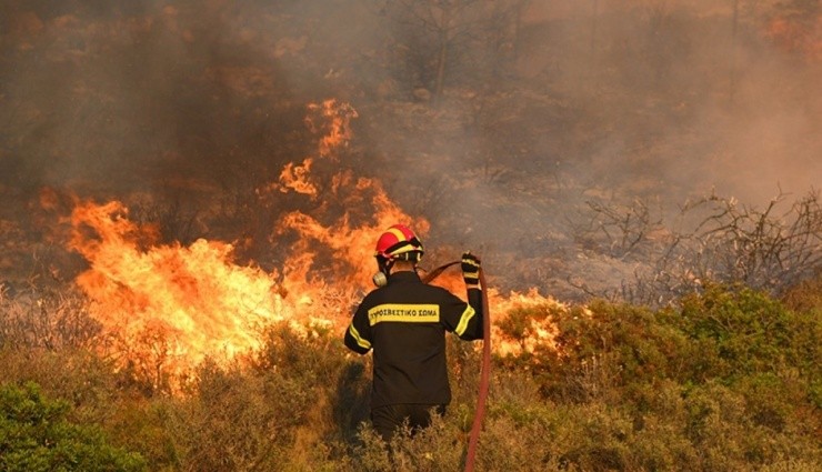 Yunanistan'da Orman Yangınları Devam Ediyor!