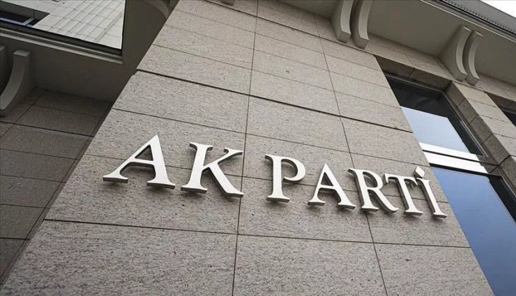 AK Parti'de İstifalar!