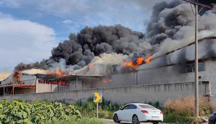 Bursa'da İplik Fabrikasında Yangın!