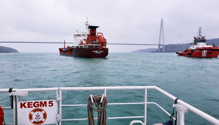 İstanbul Boğazı Gemi Trafiğine Kapatıldı!