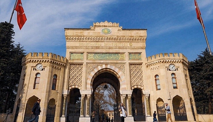 İstanbul Üniversitesi'nde Skandal!