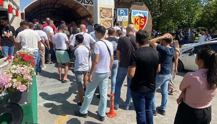 Kayserispor Galatasaray Maçının Biletlerine Yoğun İlgi!