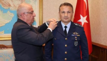 Güler, Uzaya Gidecek İlk Türk Pilotun Rütbesini Taktı!