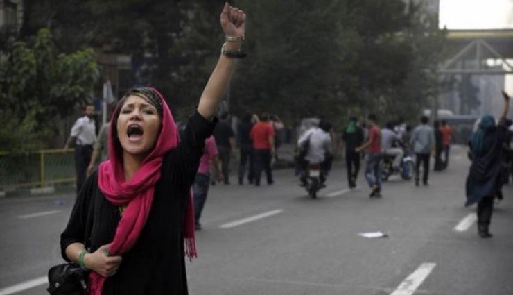 İranlı Kadınlar: 'Artık İstediğim Gibi Giyiniyorum'