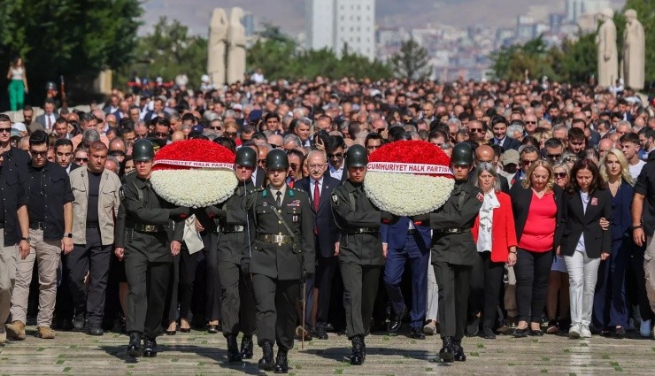 Kılıçdaroğlu Anıtkabir'i Ziyaret Etti!